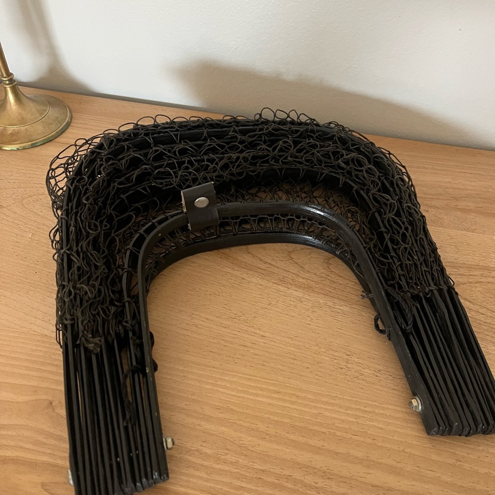 Vintage 1960’s Japanese collapsible bamboo and fishnet folding basket - Picture 6 of 6